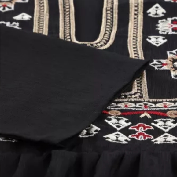 New 3/4 sleeve embroidered top - Picture 9 of 16